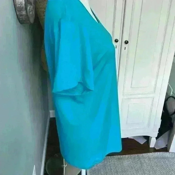 Under Armour semi-fitted short sleeve t-shirt.  Size XL - Picture 3 of 7